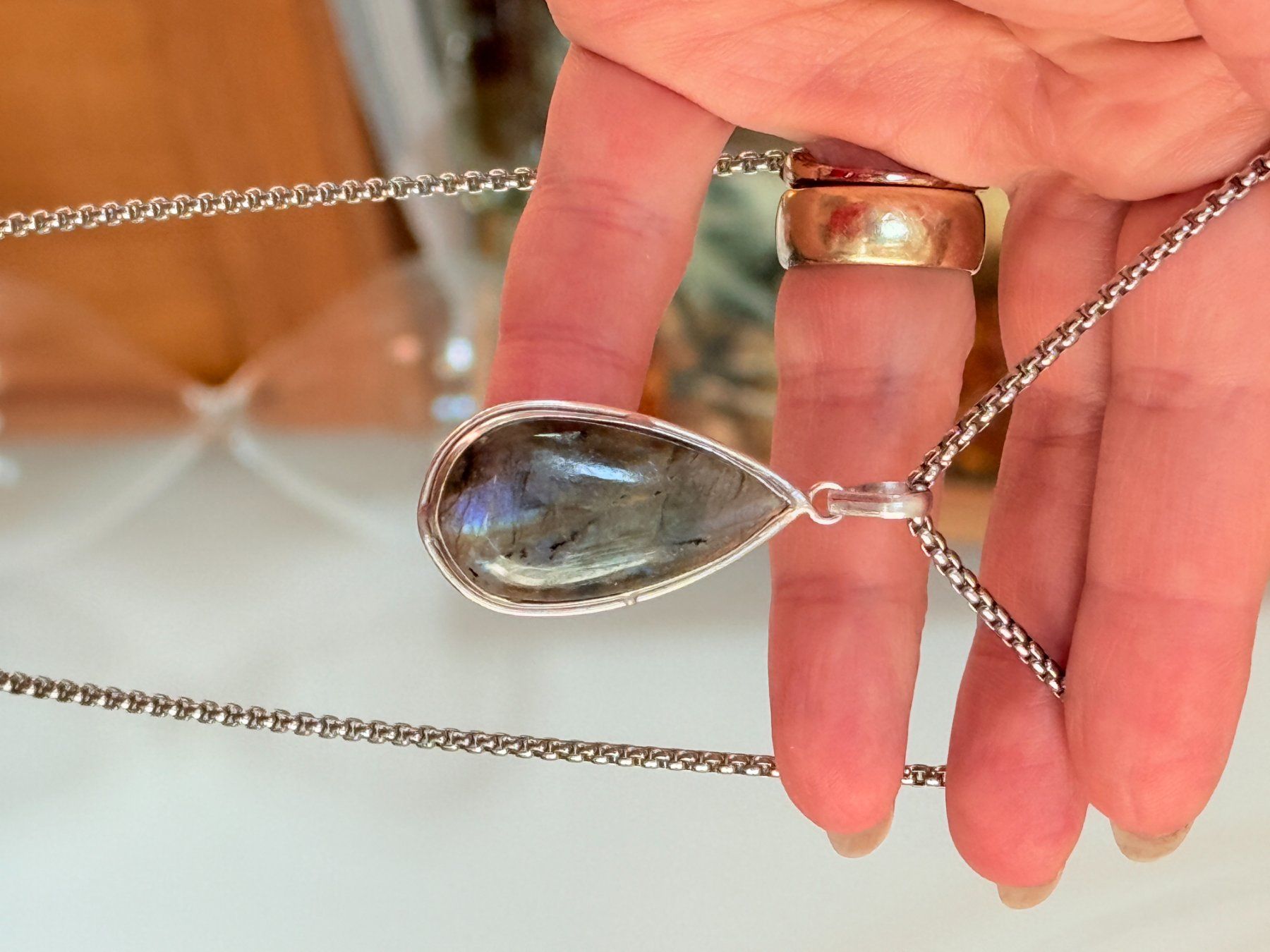 Catenine: Collier Labradorite naturelle – Nuovo e nell'imballaggio originale da Genève venduto da AGBERG 3