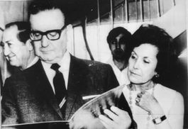 Pressefoto - Präsident Salvador Allende mit Ehefrau, Chile