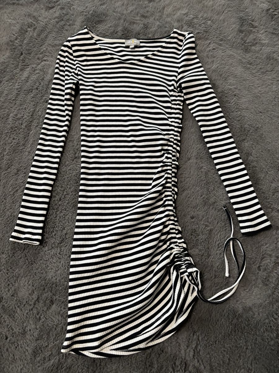 Vestiti: Chic Striped Dress - size S – Nuovo (secondo la descrizione) da Wichtrach venduto da Re_Fit