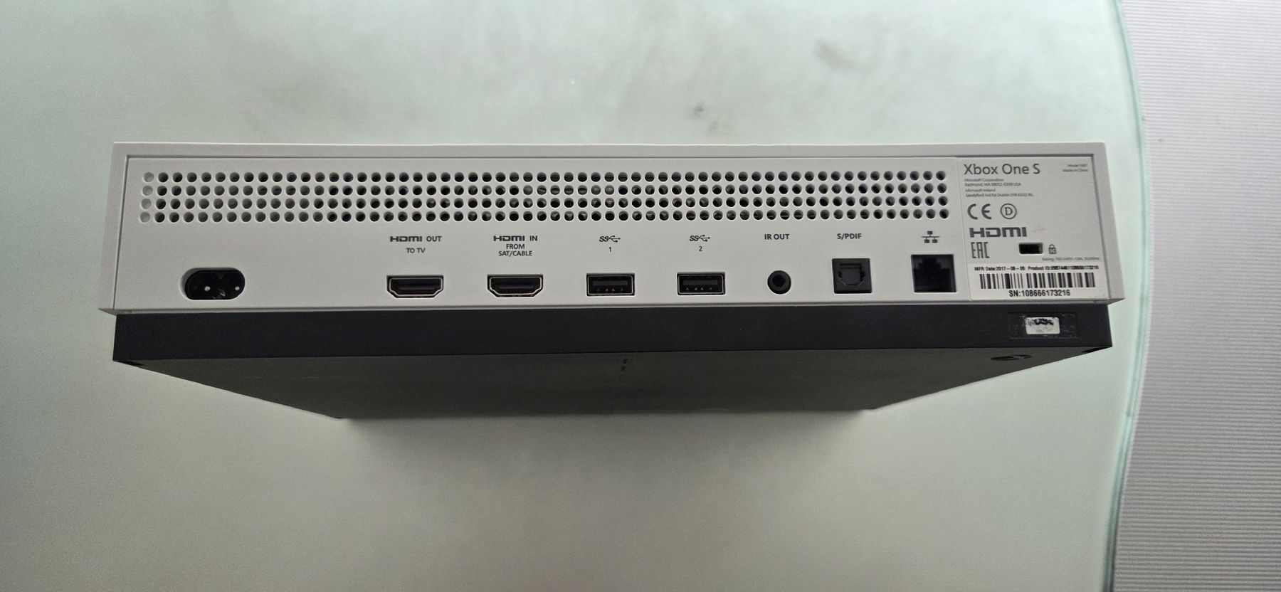 Konsolen: Xbox One S 1TB + Controller + 2 Spiele – Gebraucht aus Huttwil von ser_gn9l 3