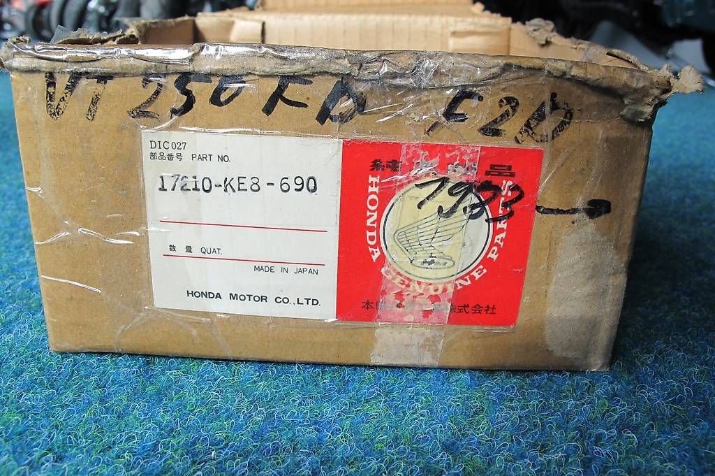 Honda Tutti i ricambio per moto: Honda VT250 Luftfilter NEU – Usato da Escholzmatt venduto da Rebikeling6182Ematt 2