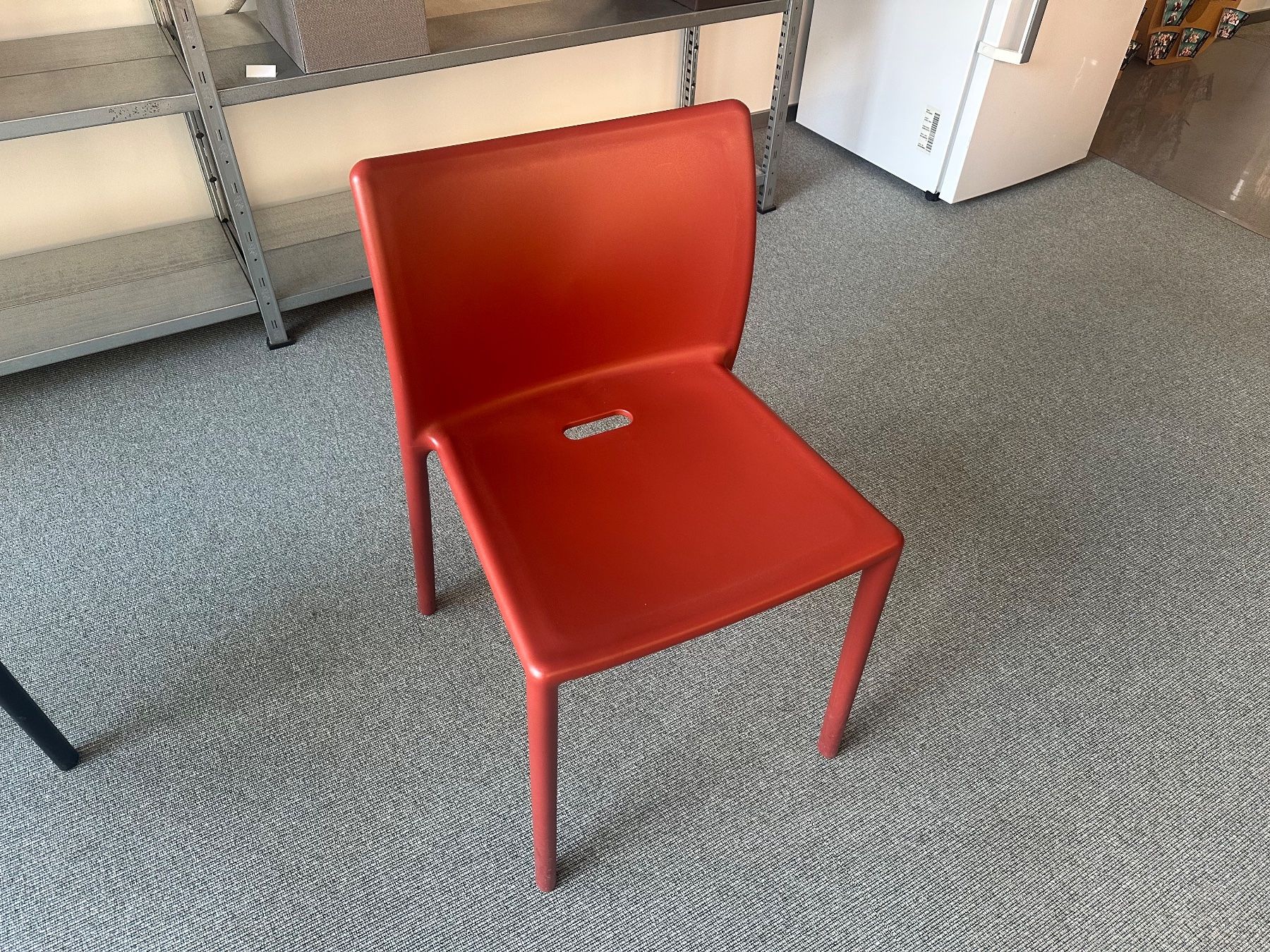Chaises: Stuhl rot Kunststoff – D'occasion à Zürich par rom_sh7s 1