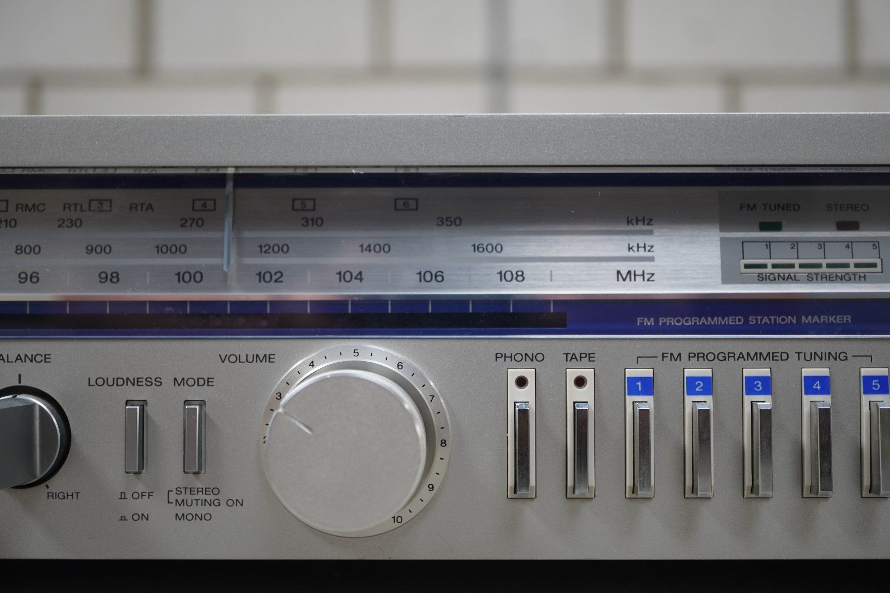 Sony Ricevitori: Sony FM-AM Program Receiver R STR-VX1 (S249) – Usato da Basel venduto da B.W.B. 2