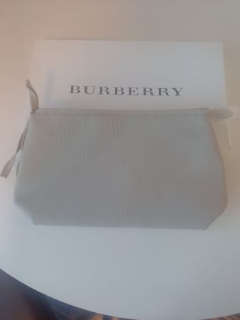 Burberry Neu Original Kosmetiktasche & Abendtasche unbenutzt