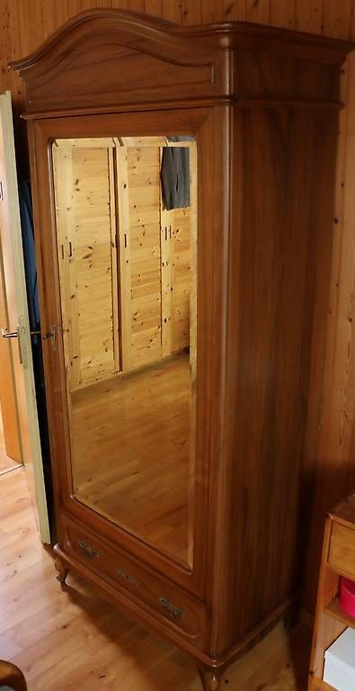 Schränke: Kleiderschrank – Gebraucht aus Meisterschwanden von the_p9l8