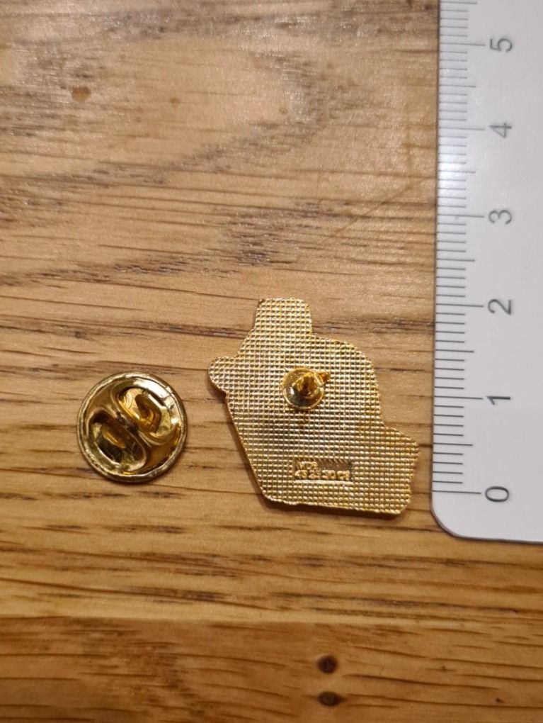 Placchette & Badge: Pin, SHARP Rechner – Usato da Winkel venduto da Heuresis 1