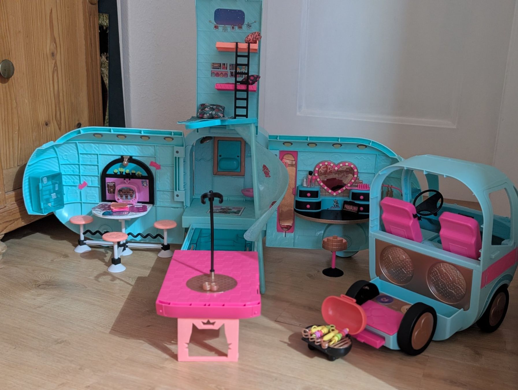 Maisons & Meubles de poupées: Lol-Mobil – D'occasion à Liestal par transformer111 1