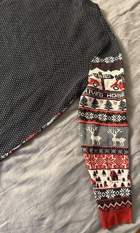 Maglioni & Felpe: Weihnachtspullover mit Muster  Xmas Design  – Usato da Wädenswil venduto da dom_pz5d 4