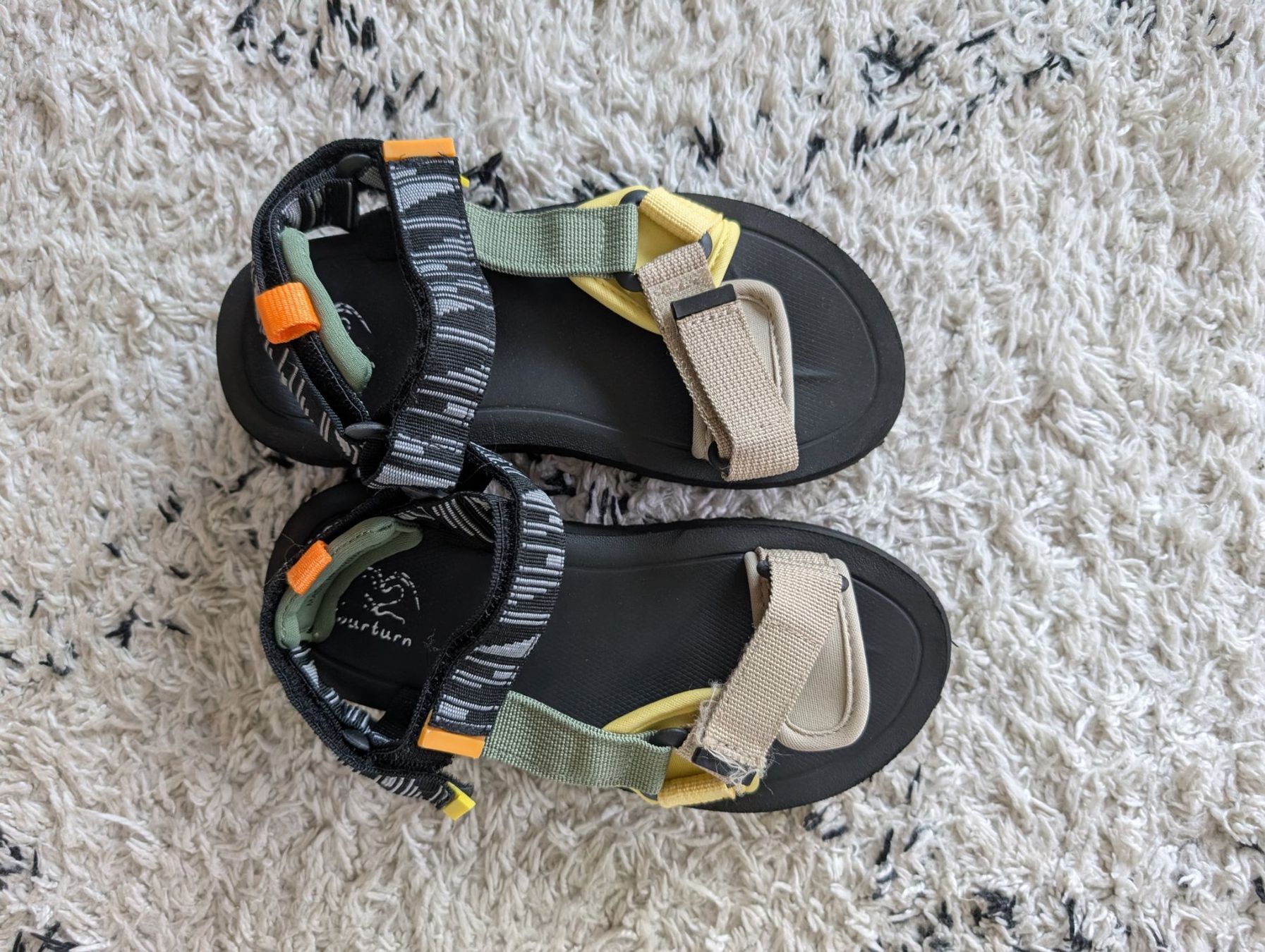 Zalando Scarpe per ragazzi: Sandales enfant – Usato da Fully venduto da Pelouche