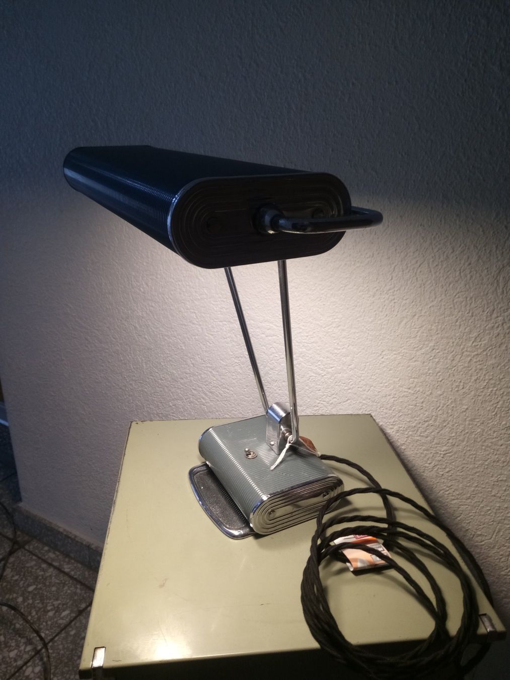 Lampade: Eileen Gray Jumo Tischlampe – Usato da Zürich venduto da edi_c2m6 9