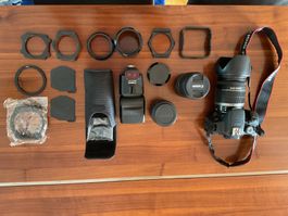Canon EOS 700D avec objectif 18-55mm, flash et accessoires