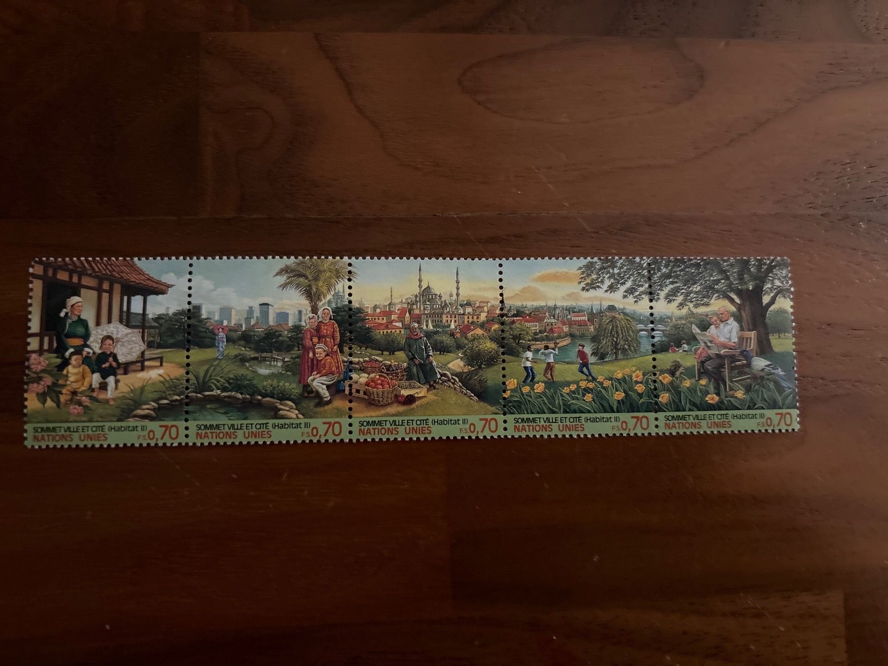 Tutti i francobolli: 7 UN-Briefmarken Habitat II 1976 – Nuovo e nell'imballaggio originale da Zürich venduto da engebrunau