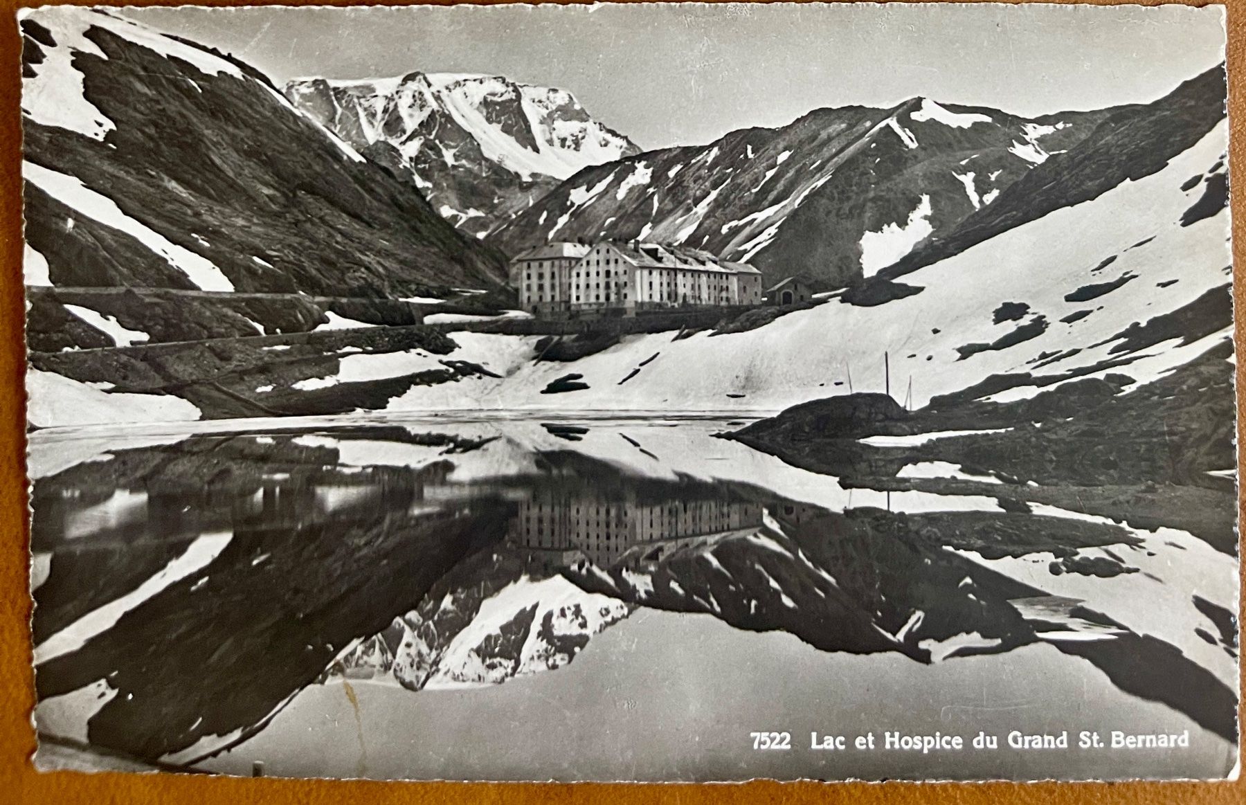 Cartoline postali: Col du St. Bernard - L'Hospice 1946 – Usato da Lutry venduto da Ediego