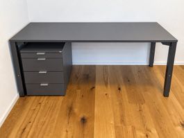 Schreibtisch dunkelgrau mit Rollcontainer gebraucht