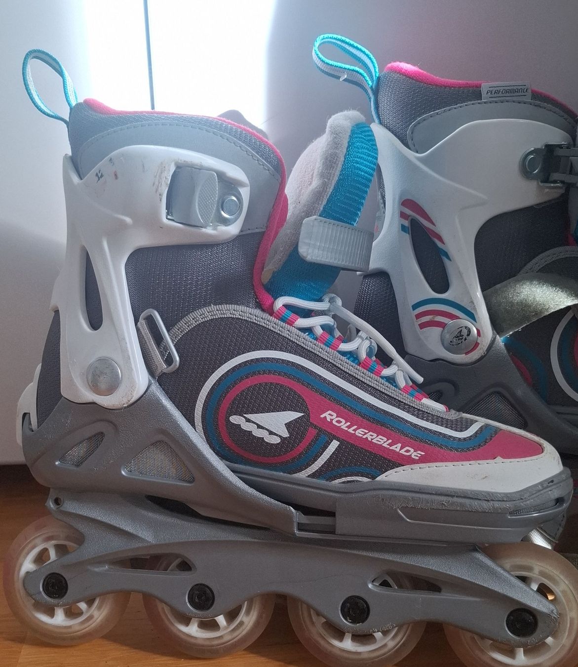 Pattini in linea & Pattini a rotelle: Rollerblade Inline Skates, Grösse 36.5 – Usato da Mammern venduto da adr_df9v