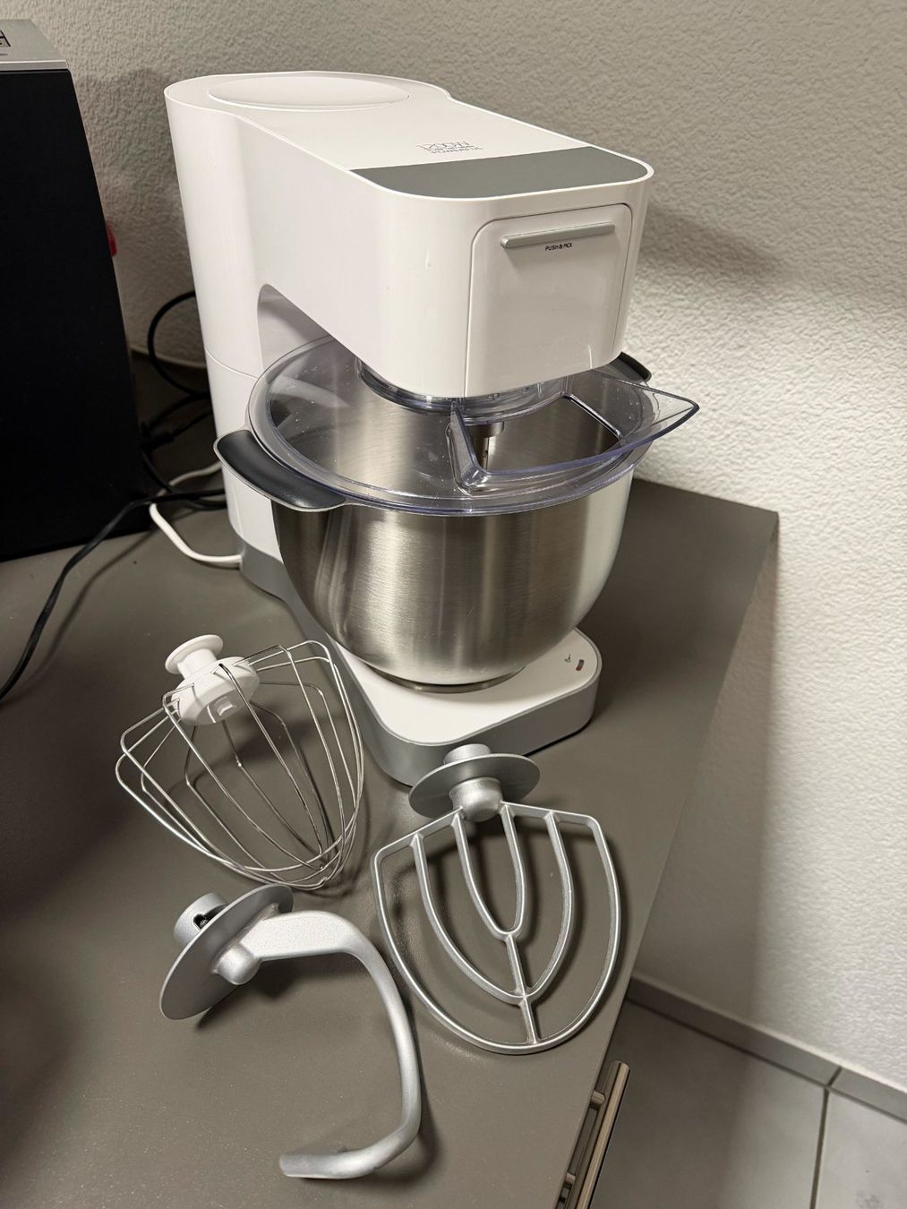 Elettrodomestici da cucina: Küchenmaschine mit Garantie – Usato da Schübelbach venduto da Sambodscha