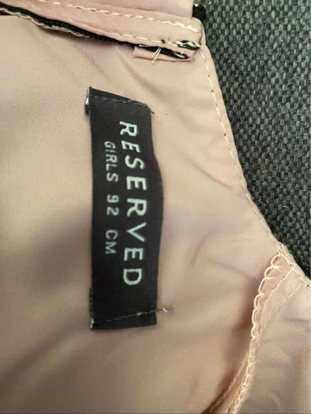 Robes et jupes: Reserved Kleid gr 92 – D'occasion à Winznau par zap_y6wx 2