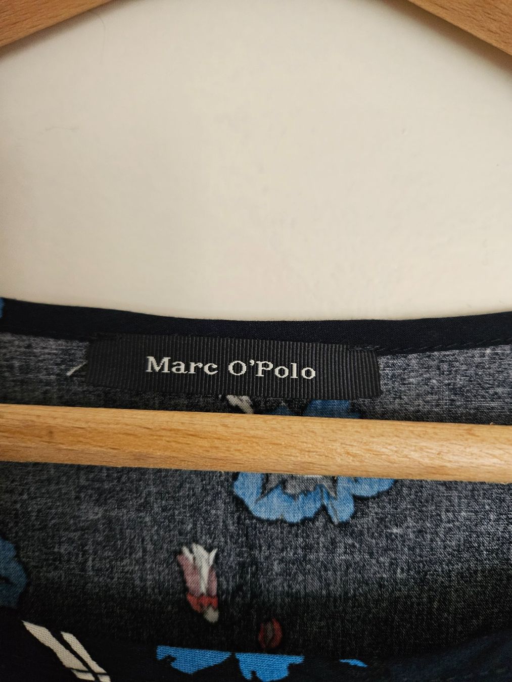 Top: Blumen-Oberteil Gr. 34 – Usato da Schaffhausen venduto da sabrina915 2
