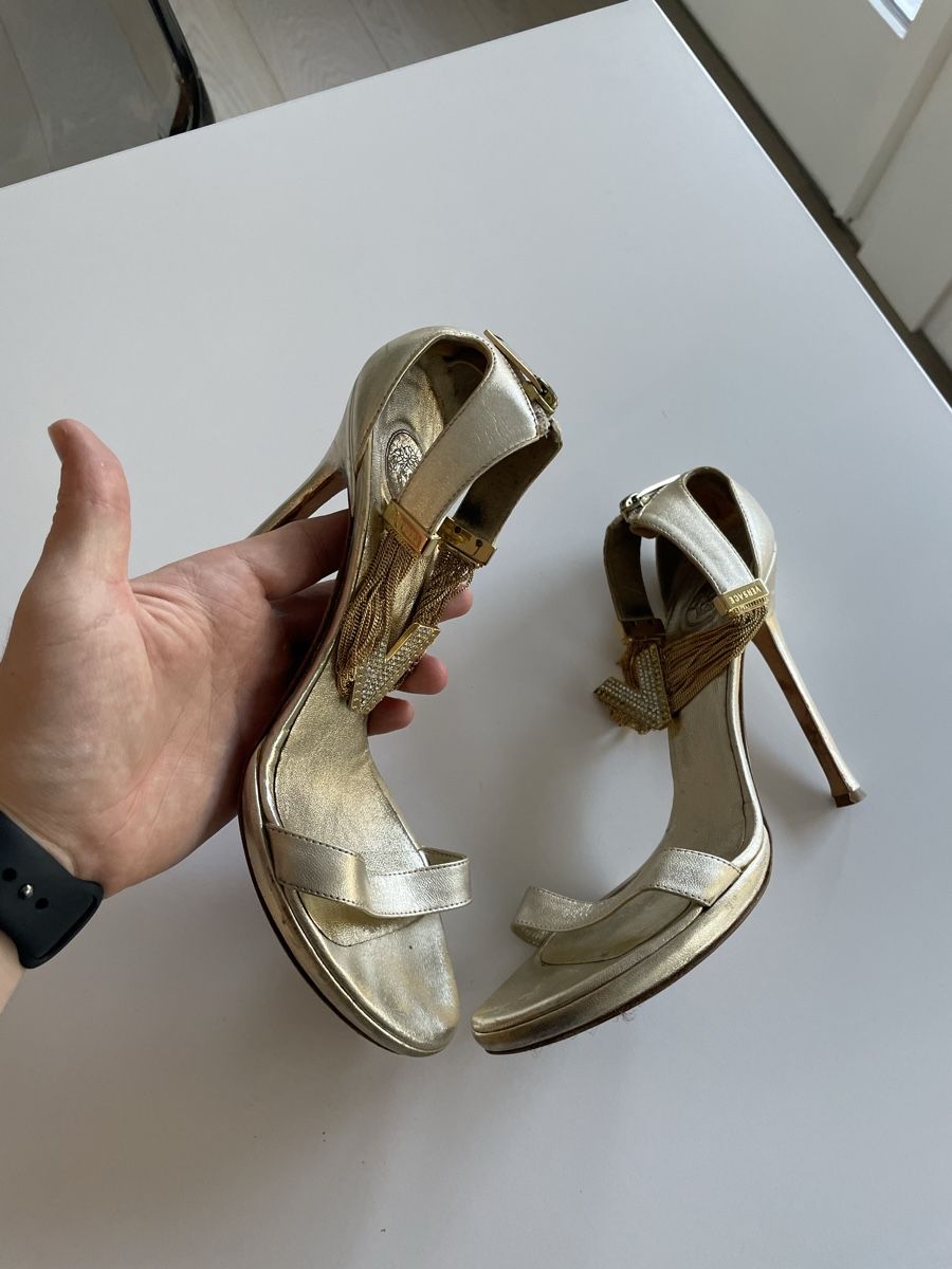 Versace Scarpe da donna: Sandales Versace dorées pointure- 39 – Usato da Genève venduto da rom_8nwv 1