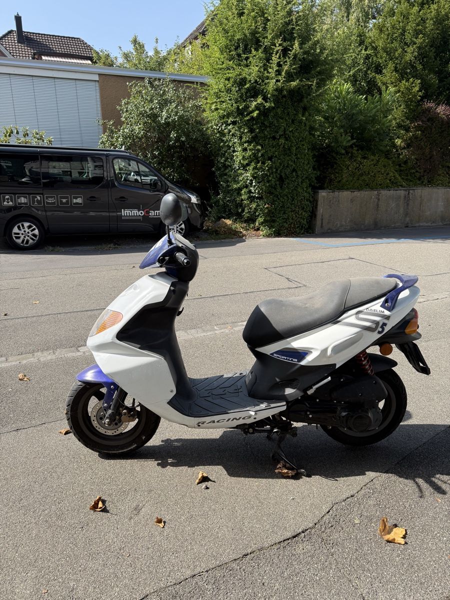 Daelim Autres: Daelim S-Five II – Défectueux à Wettingen par nic_sbb8 1