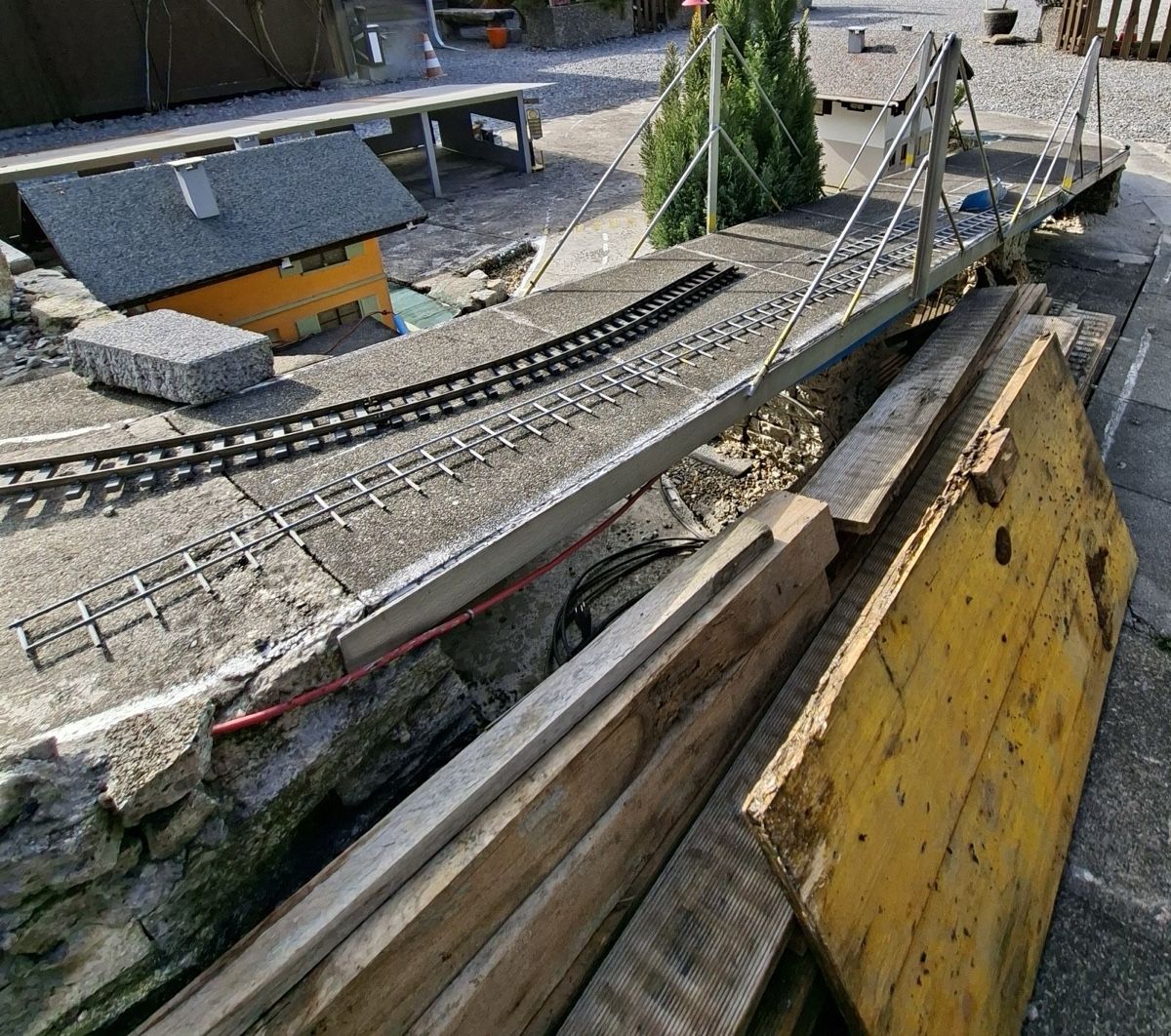Modellismo RC: 1:14 Parcours Zubehör – Usato da Altdorf UR venduto da modellbau-widmer 9