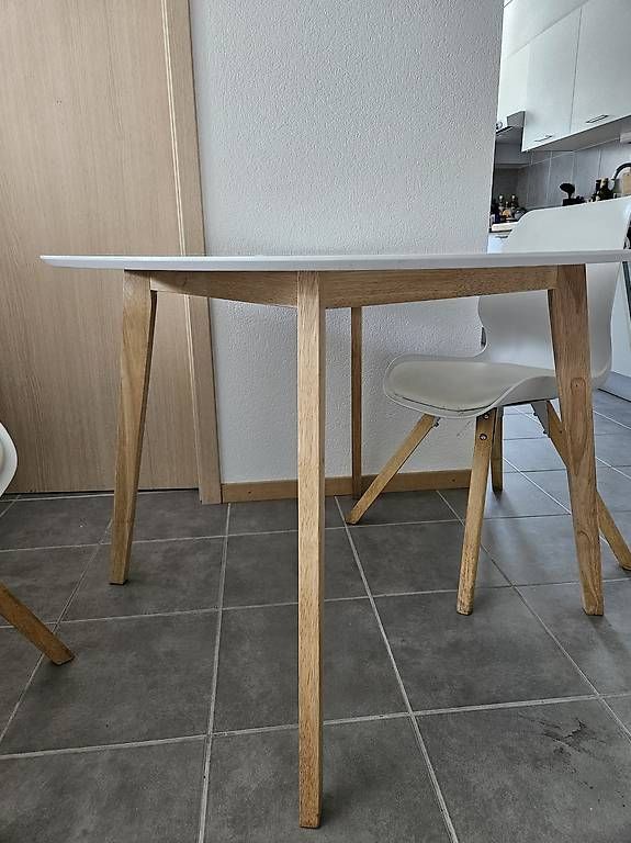 Tavoli: Rundtisch / Table ronde – Usato da Sion venduto da fue_cfp7 1