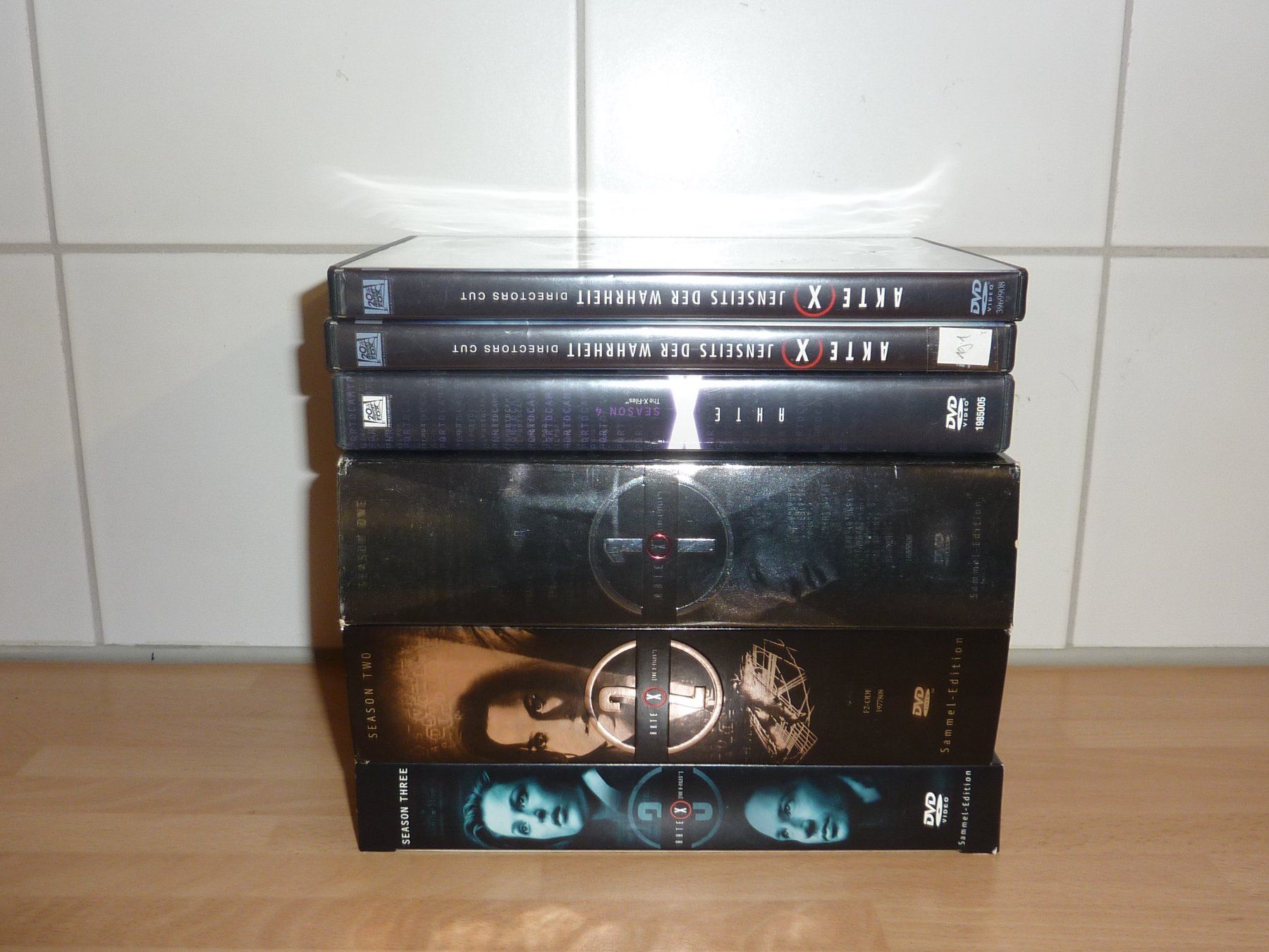 Tous les DVDs: Akte X - Serie 1 - 4 – D'occasion à Niederscherli par Zahnd1 3