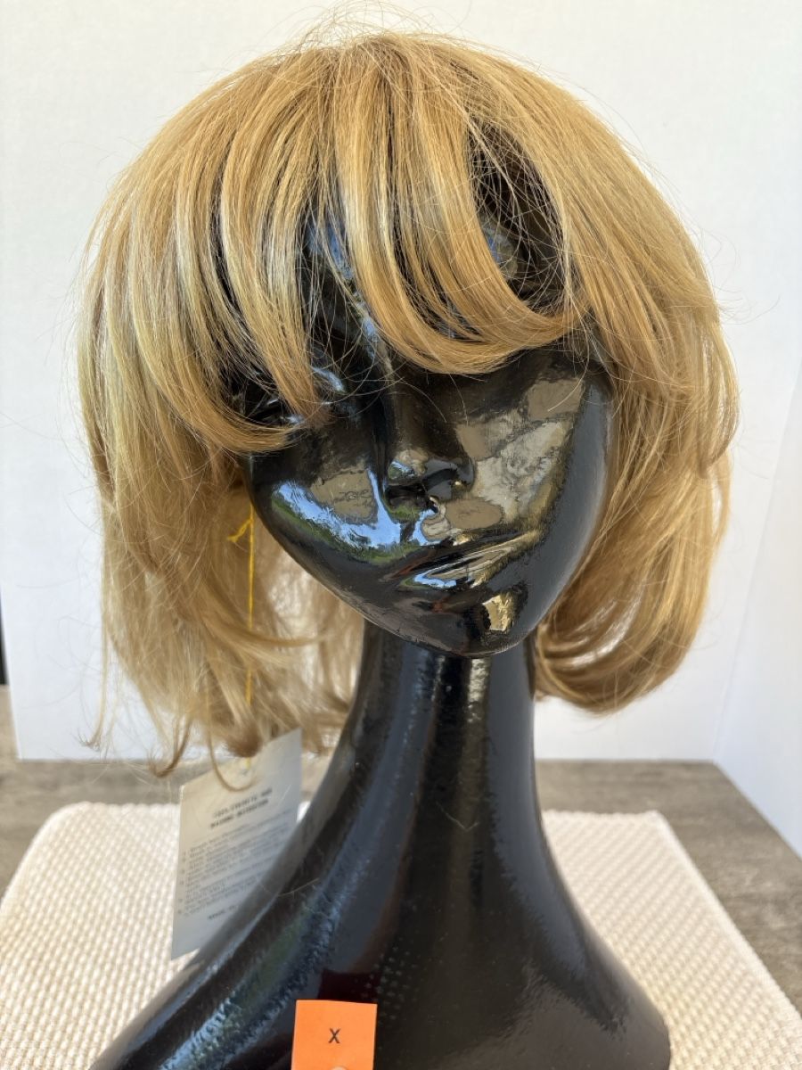 Perücken: Perücke Blond / syntetisches Haar – Neu (gemäss Beschreibung) aus Rümlang von euqinom16