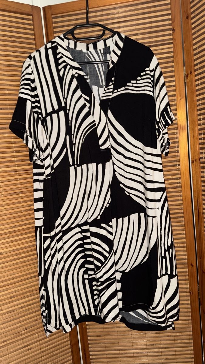H&M Robes: Sommerkleid H&M, L – D'occasion à Gümligen par morticiaaddams