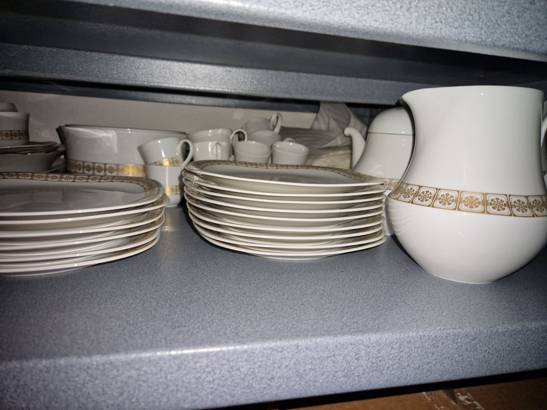 Set di piatti: Tafelservice Suisse Langenthal – Usato da Zürich venduto da Dana_71 2