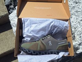 On Cloud 5 Waterproof Olive Schwarz Herren Grösse 44