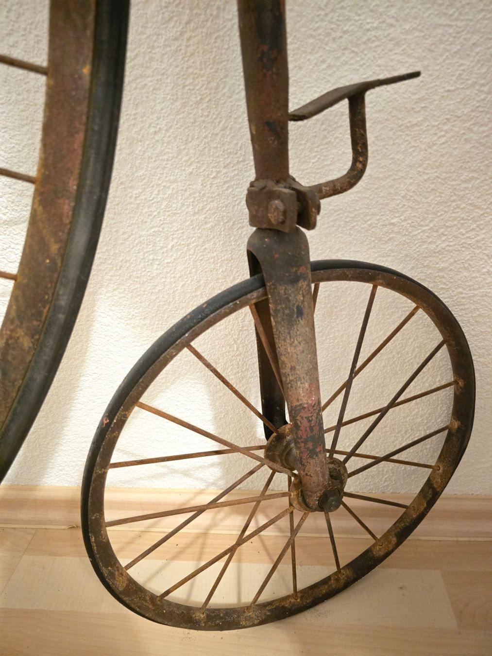 Biciclette: Antikes Hochrad um 1885 – Usato da Hüntwangen venduto da Scarciglias-Antiques 7