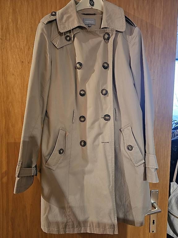 Cappotti: Trenchcoat gr 38 – Usato da Uzwil venduto da sousse73 2