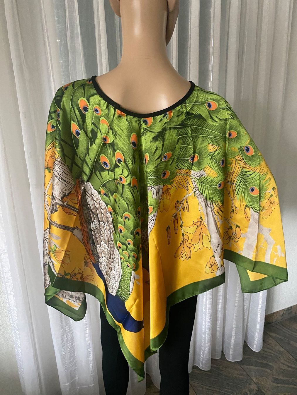 Camicette: edler/stylischer Blusen-Poncho,Silk-Feeling,1 Size – Nuovo e nell'imballaggio originale da Winkel venduto da ferrari2022 5