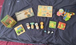 Holz- und Papier Spielzeuge für Babys 