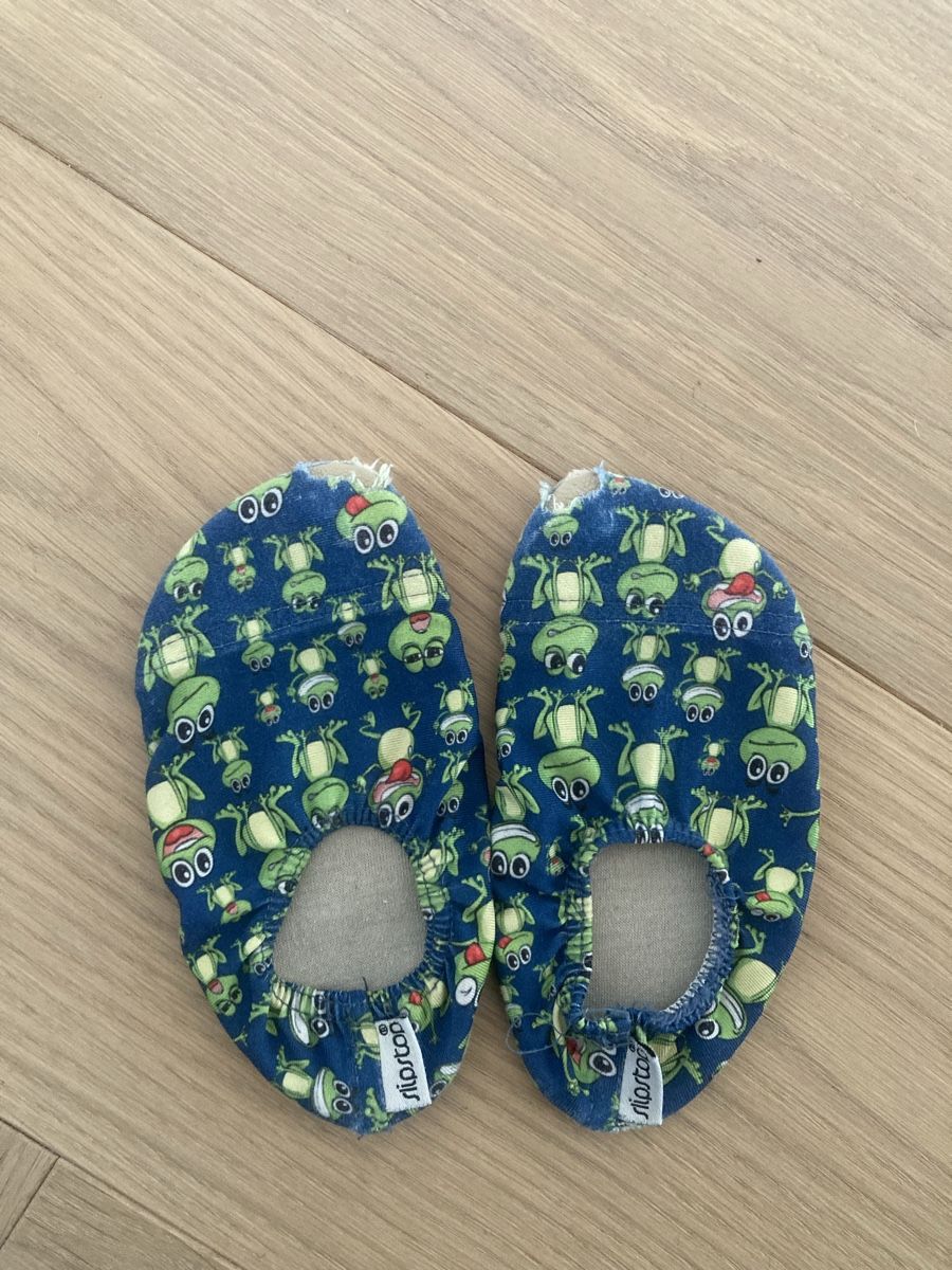 Schuhe für Jungen: Slipstop 21-23 – Gebraucht aus Wil SG von Chrissy07