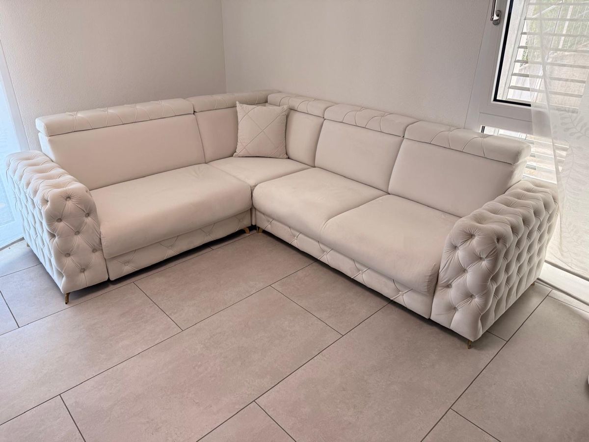 Elegante Eckcouch/Sofa in Weiss in Gutem Zustand (Gebraucht) in Lengnau BE für CHF 500 – nur Abholung auf Ricardo kaufen