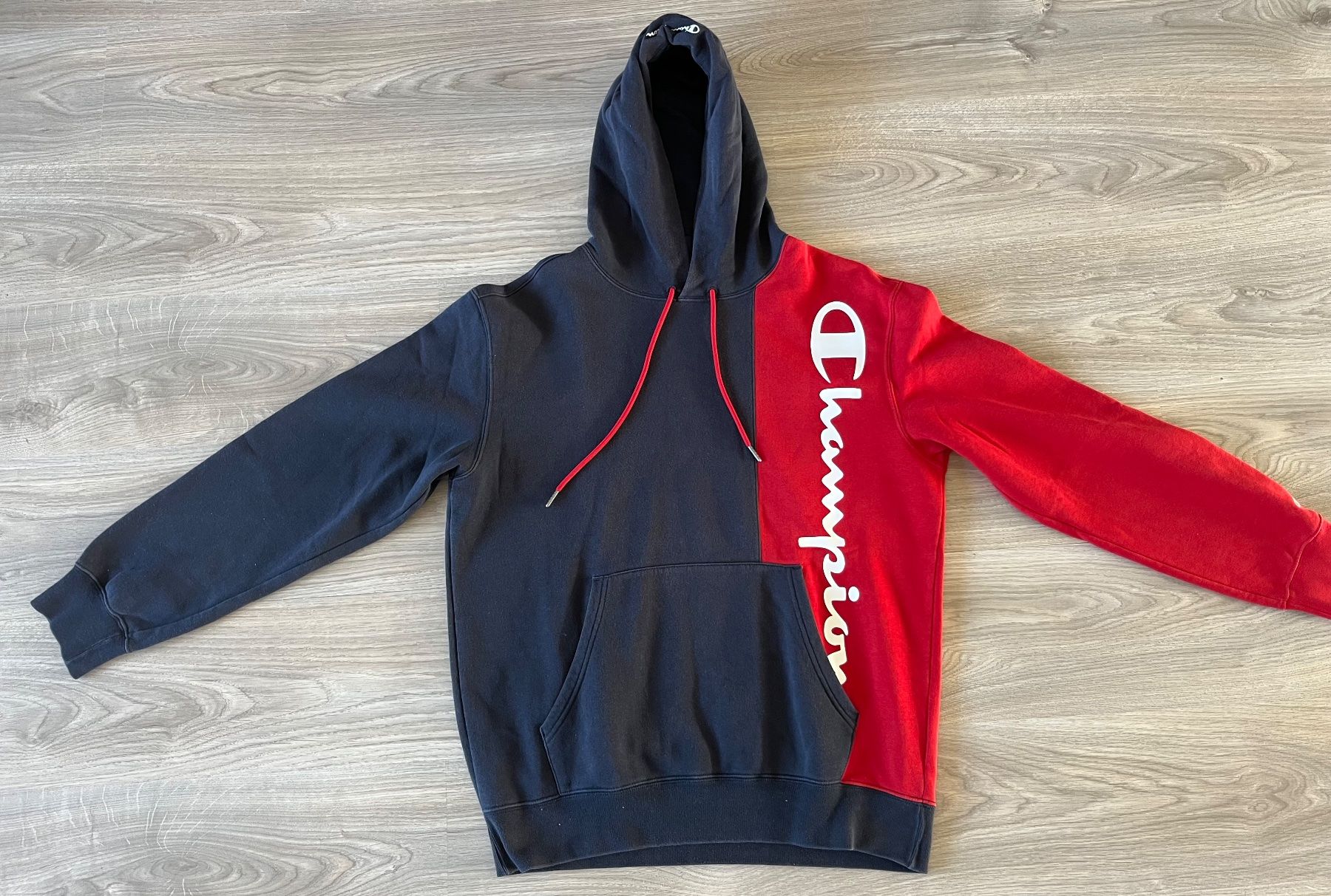 Champion Maglioni & Felpe: Hoody Champions – Usato da Morbio Inferiore venduto da mad_wh5n 2