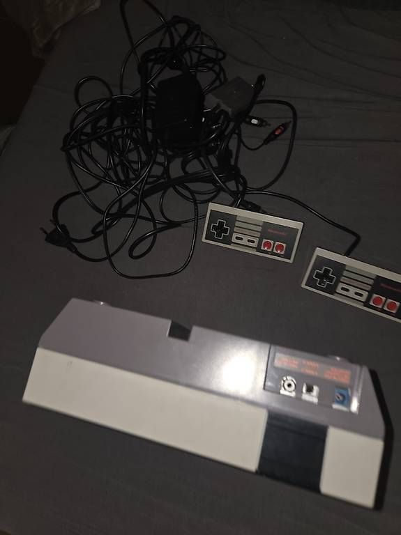 Console: Nintento + 11 Games, 2 Controller & Ladegerät – Usato da Zürich venduto da jil_pyn9 1