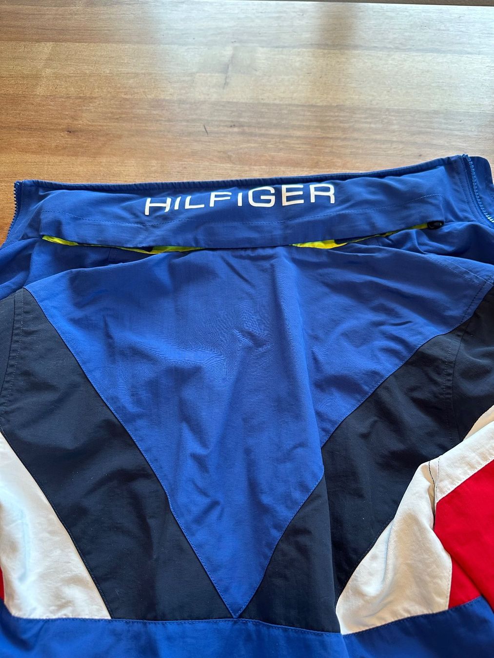 Tommy Hilfiger Giacche: Tommy Hilfiger Windbreaker-Jacke – Nuovo (secondo la descrizione) da Starrkirch-Wil venduto da timothy25 4