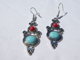 Ein Blickfang: Ohrhänger, Modeschmuck