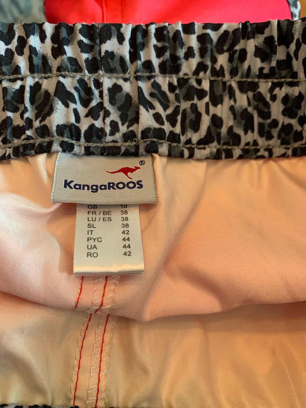 Pantaloni: Joli short Kangaroos taille 38 – Usato da MEYRIN venduto da Gwendo10 2