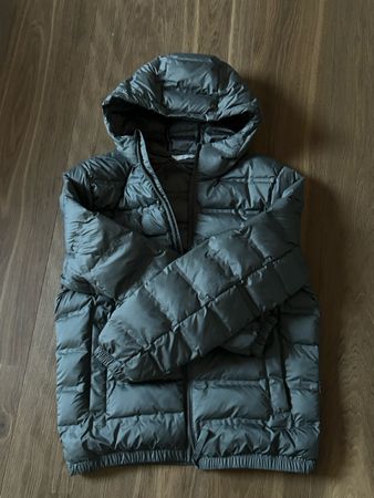 Leichte Daunenjacke Grösse M Zara