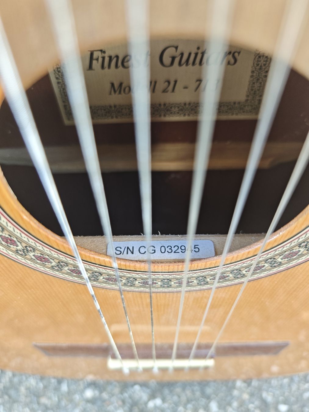 Musikinstrumente: guitare pour enfant – Gebraucht aus Echallens von rge_mc6n 2