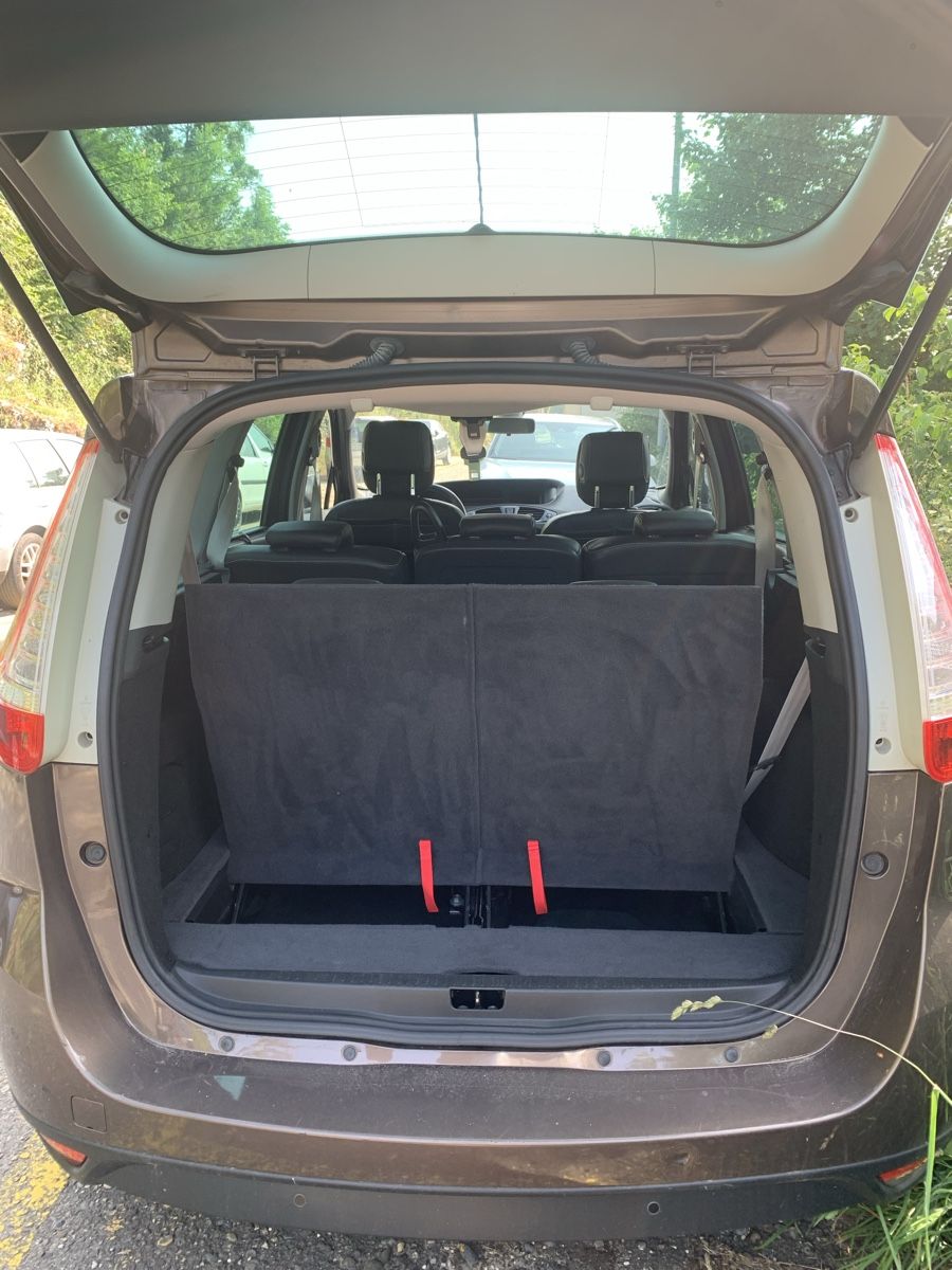 Renault Autos: Renault Scenic dCi110 7Plätze – Gebraucht aus Biel/Bienne von SwissThirdLife 3