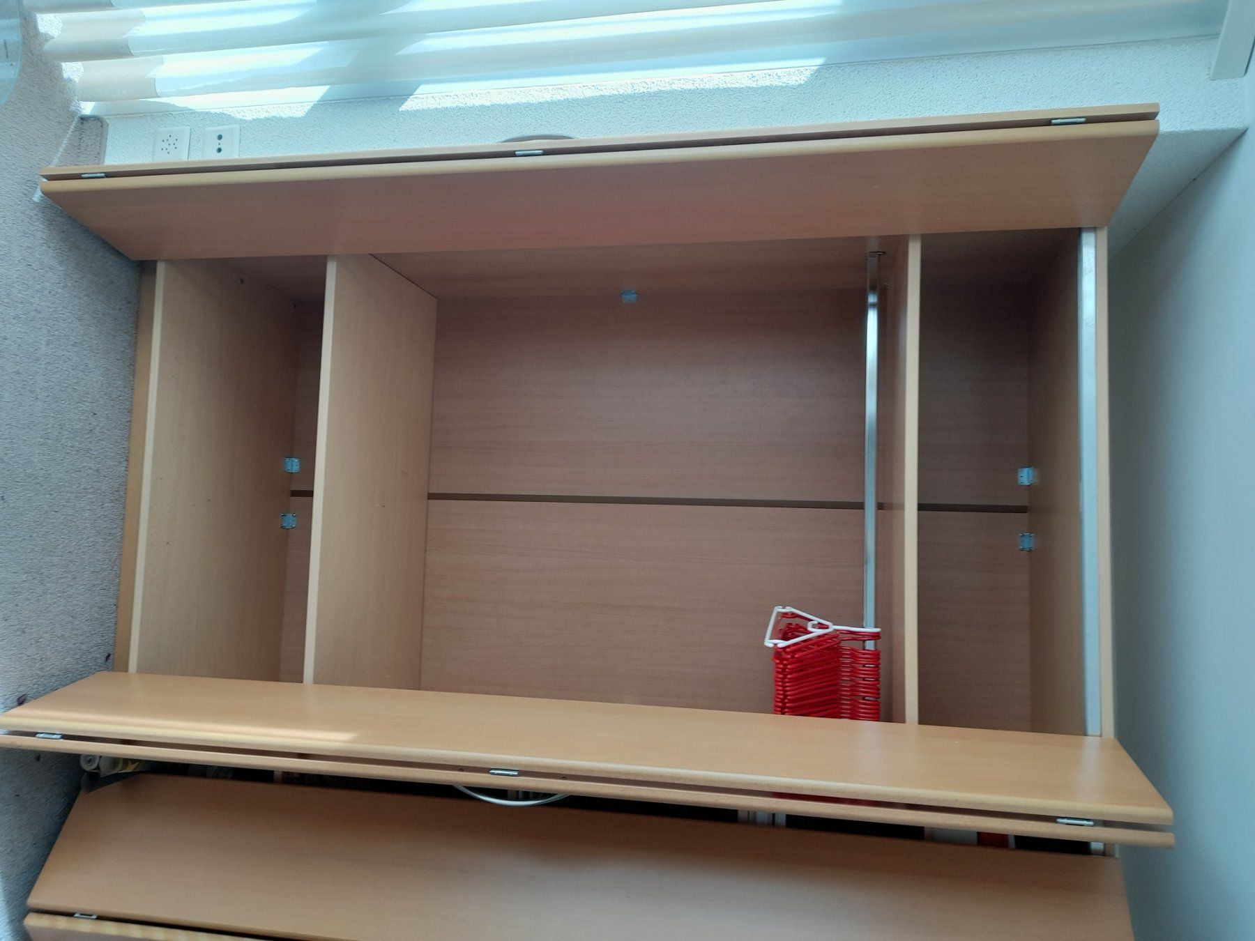 Armadi: Kleiderschrank – Usato da Menzingen venduto da Staubwedel 2