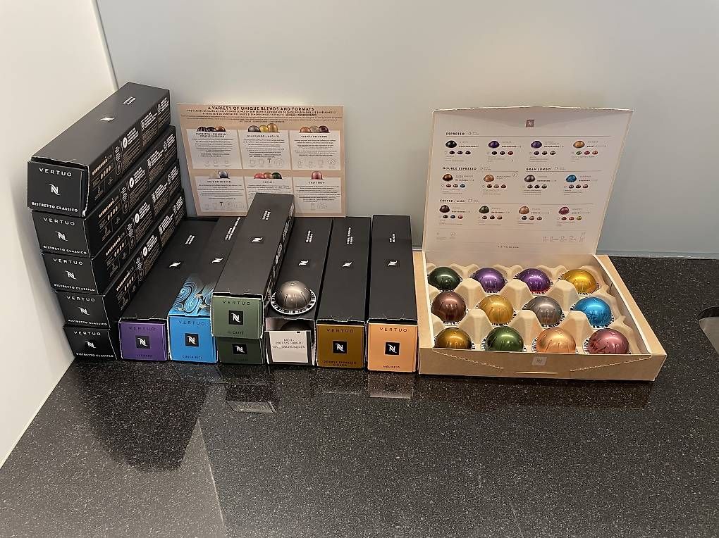Macchine per caffè & Macchine per espresso: Nespresso Vertuo Pop+, alles inkl. – Usato da Ried b. Kerzers venduto da TheReds 4