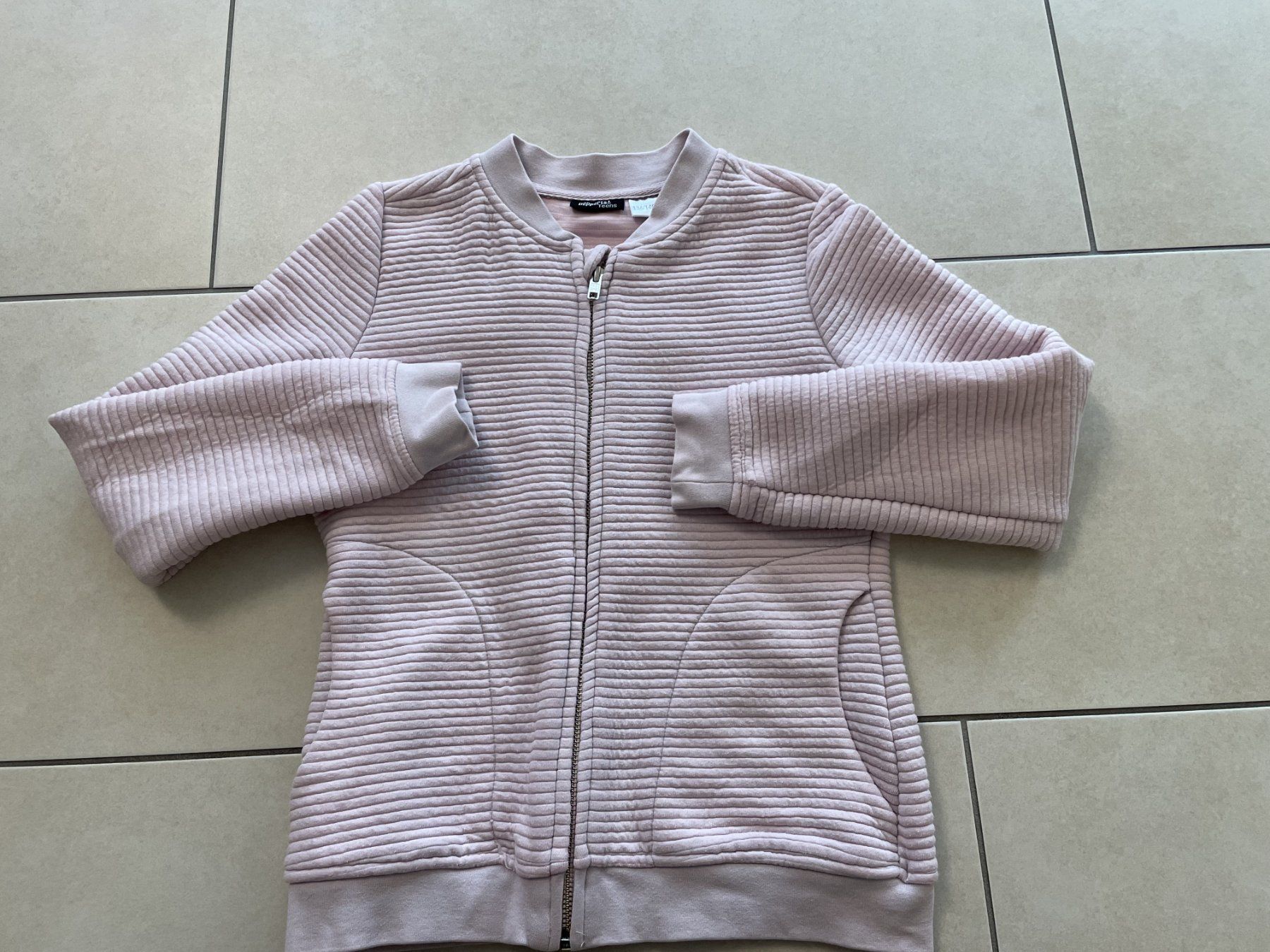 Pulls et sweat-shirts: Pulloverjacke – D'occasion à Küssnacht am Rigi par icbicb 1