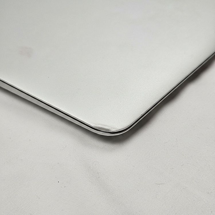 Apple Portables: MacBook Air 13-inch - A1466 – D'occasion à Territet par jam_2yx7 2