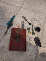 Schreibfeder und Notizbuch mit Zubehoer gebraucht